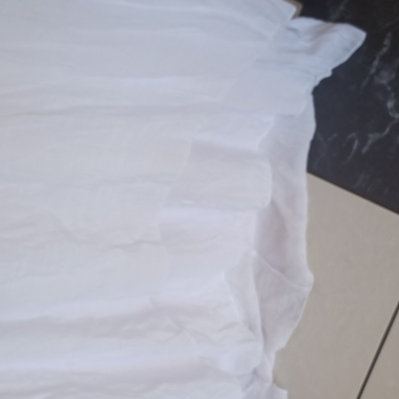 Mlle Gabrielle White Linen Low/High Maxi Dress with Gold chain Detailing 3X NWT - Picture 3 of 8